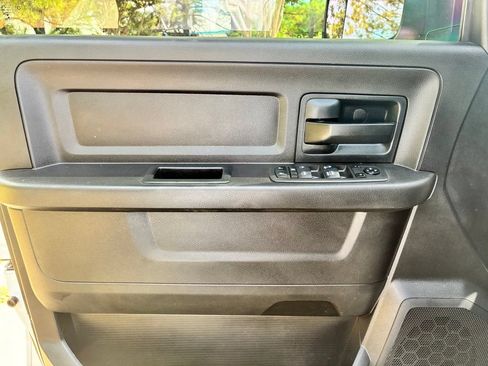 Used 2018 RAM 2500 Tradesman w/ Chrome Appearance Group AWD/4WD image 23