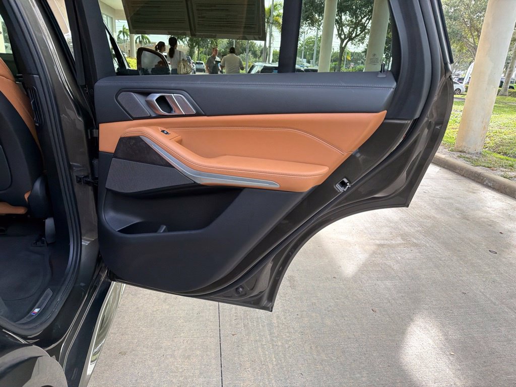 Used 2023 BMW X5 sDrive40i w/ M Sport Package RWD image 39