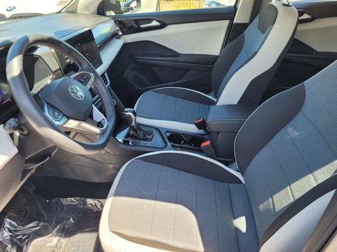 Certified 2025 Volkswagen Taos S FWD image 18