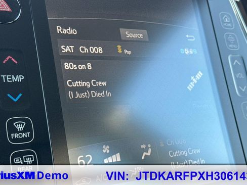 Used 2017 Toyota Prius Prime Advanced image 32