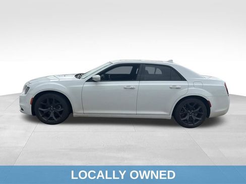 Used 2022 Chrysler 300 S RWD image 4