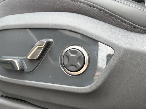 Used 2026 Kia EV9 Wind image 20