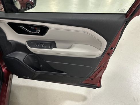 Used 2025 Subaru Forester Limited image 38