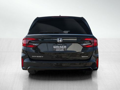 New 2026 Honda Odyssey Touring image 5