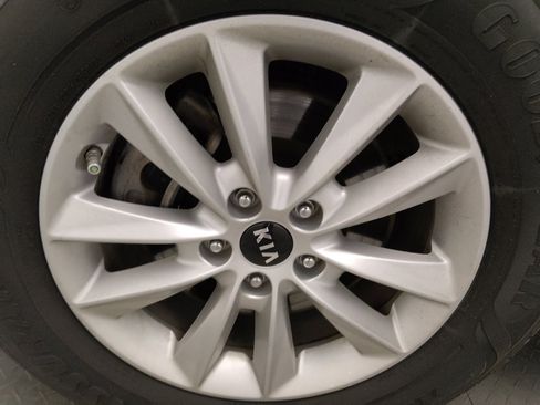Used 2020 Kia Sorento L FWD image 31
