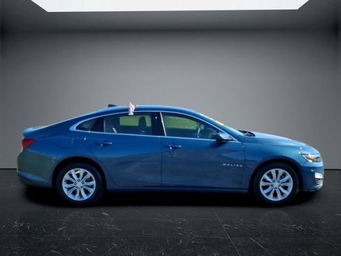 Used 2025 Chevrolet Malibu LT FWD image 2