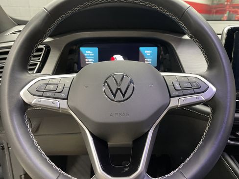 Used 2024 Volkswagen Atlas Cross Sport SE w/ Black Wheel Package image 18