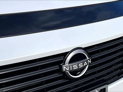 Used 2025 Nissan Murano SV image 30