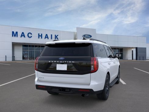 New 2026 Ford Expedition Active image 8