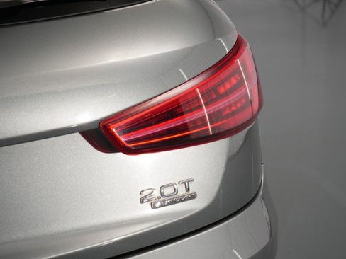 Used 2016 Audi Q3 2.0T Prestige w/ Prestige Package AWD/4WD image 17