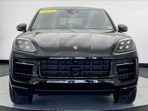 Used 2025 Porsche Cayenne S AWD/4WD image 8