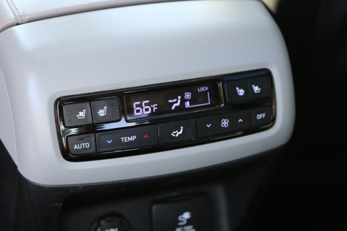 Used 2025 Hyundai Palisade SEL FWD image 33