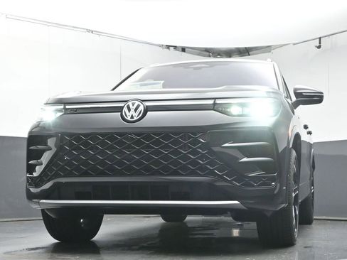 New 2026 Volkswagen Tiguan SEL R-Line image 35