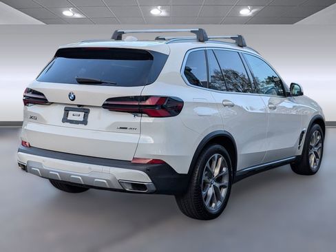 Used 2024 BMW X5 xDrive40i w/ Parking Assistance Package image 9