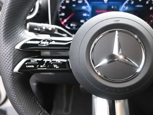Used 2026 Mercedes-Benz GLC 300 image 15