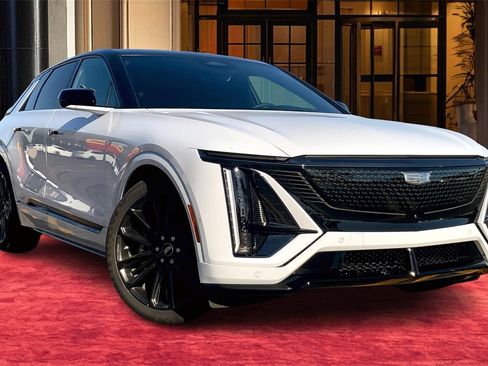 New 2026 Cadillac Lyriq V image 2