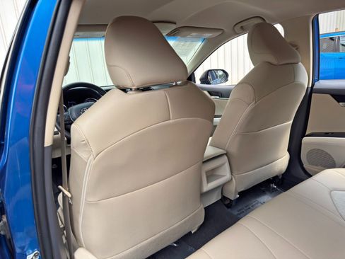 Used 2019 Toyota Camry LE FWD image 28