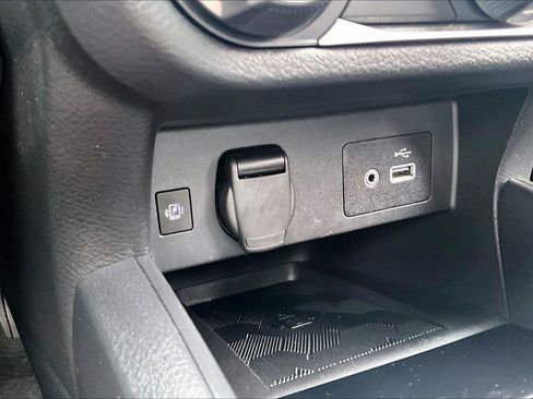 Used 2025 Nissan Versa SV w/ Trunk Package FWD image 15
