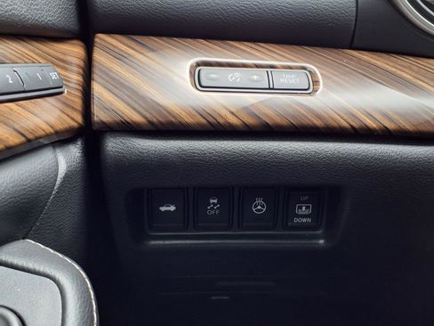 Used 2017 Nissan Maxima Platinum FWD image 9