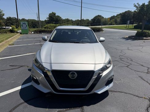 Used 2019 Nissan Altima 2.5 S FWD image 2
