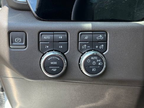 Used 2023 GMC Sierra 1500 SLT w/ SLT Premium Package AWD/4WD image 30