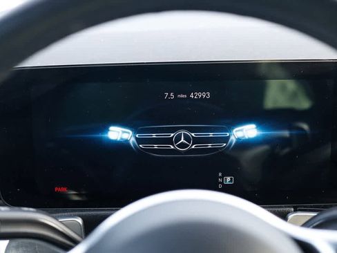 Certified 2022 Mercedes-Benz GLB 250 4MATIC w/ Premium Package Lite image 15