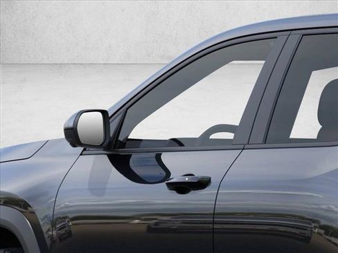 New 2026 Chevrolet Equinox LT w/ Safety and Technology Package FWD image 12