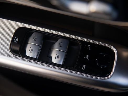 New 2025 Mercedes-Benz GLC 63 AMG S image 22