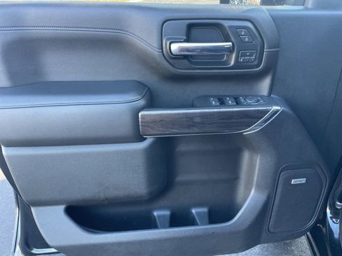 Used 2020 Chevrolet Silverado 2500 LTZ w/ LTZ Convenience Package image 16