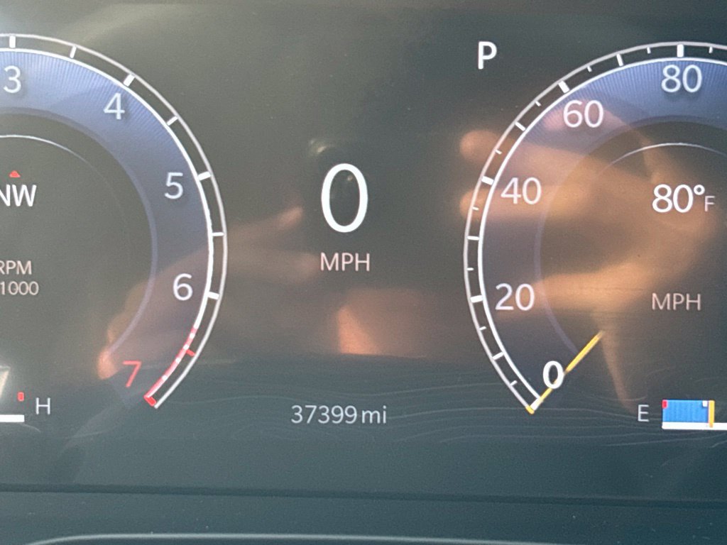 Used 2024 Jeep Grand Cherokee L Altitude AWD/4WD image 17
