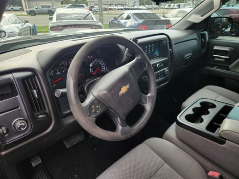 Used 2018 Chevrolet Silverado 1500 Custom w/ Custom Convenience Package image 16