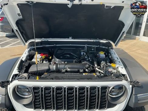 Certified 2025 Jeep Wrangler Unlimited Rubicon AWD/4WD image 21
