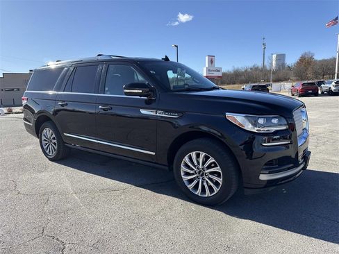 Used 2024 Lincoln Navigator L 4WD image 7