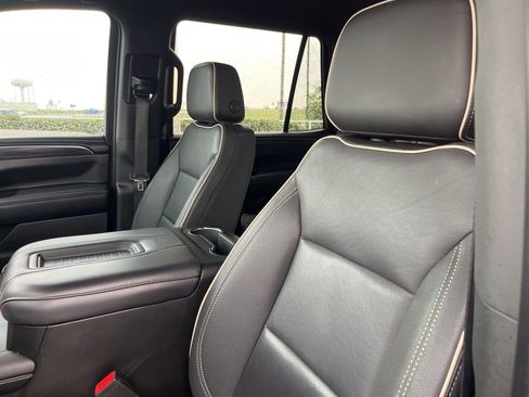 Used 2023 GMC Yukon SLT image 12