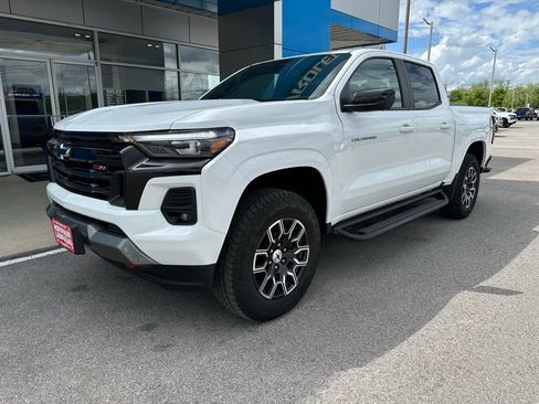 Used 2024 Chevrolet Colorado Z71 w/ Z71 Convenience Package 2 image 1