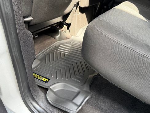 Used 2010 GMC Sierra 2500 SLE w/ Suspension Package, Off-Road image 36