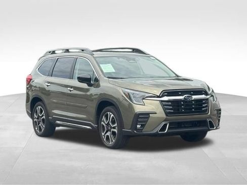 Used 2025 Subaru Ascent Touring AWD/4WD image 1