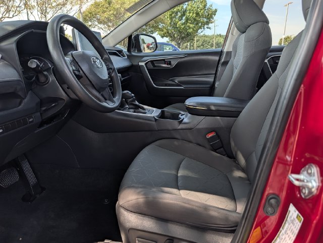 Used 2024 Toyota RAV4 XLE w/ Convenience Package FWD image 26