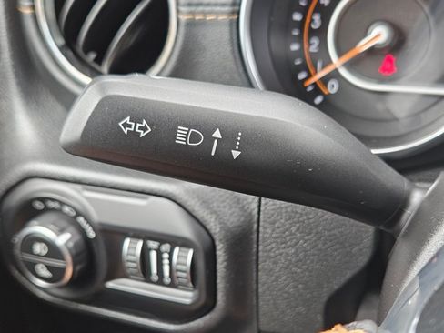Used 2021 Jeep Gladiator Overland AWD/4WD image 15