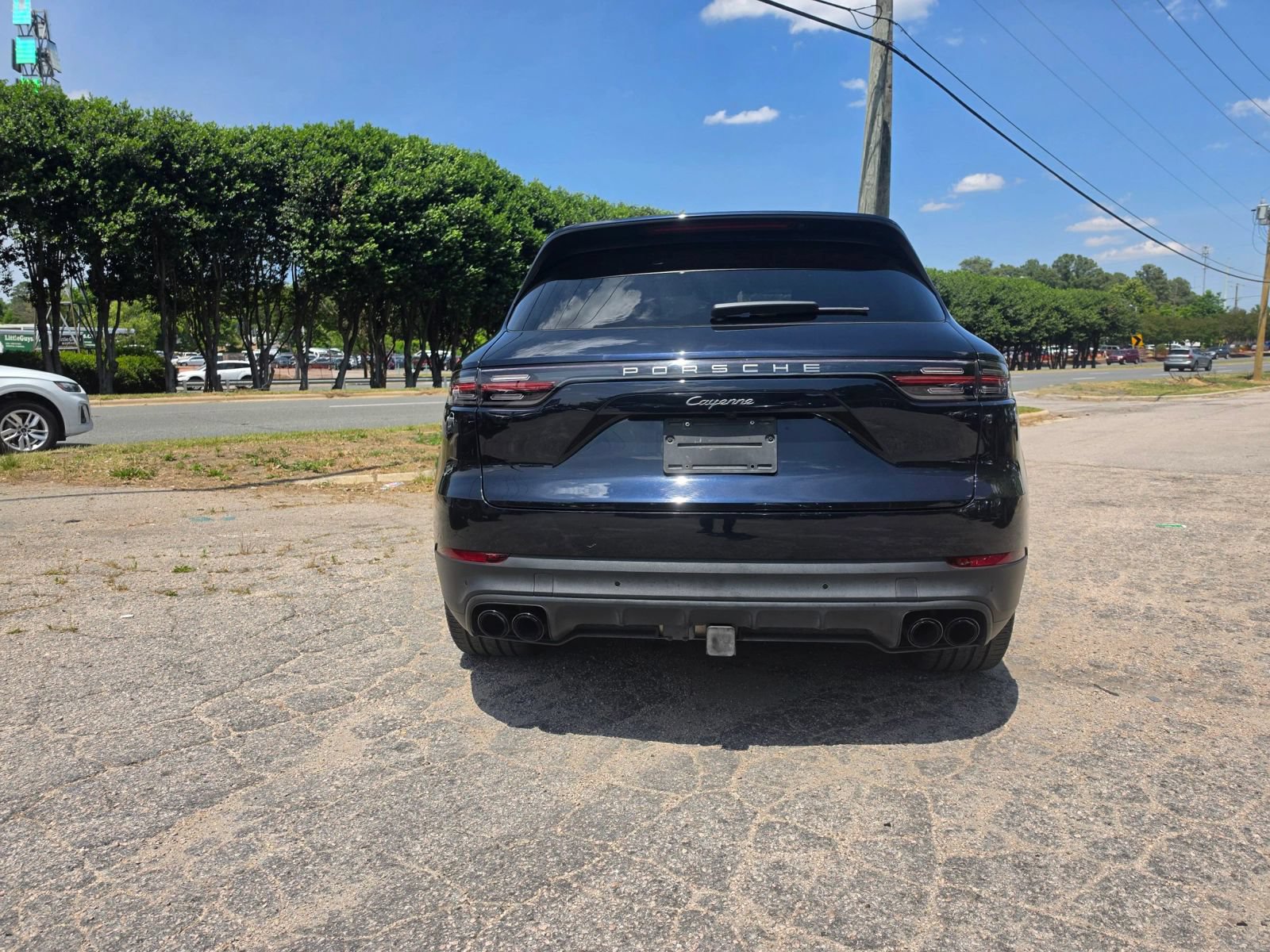 Used 2023 Porsche Cayenne AWD/4WD image 6