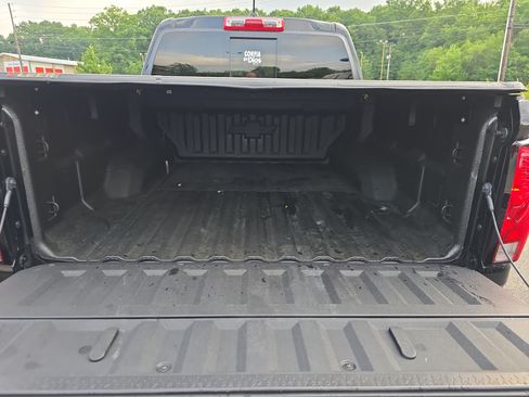 Used 2023 Chevrolet Colorado Trail Boss w/ LPO, Dark Essentials Package AWD/4WD image 5