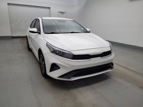 Used 2024 Kia Forte LXS w/ LXS Technology Package image 13