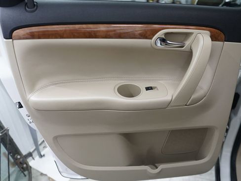 Used 2007 Saturn Outlook XR w/ Premium Trim Pkg FWD image 36