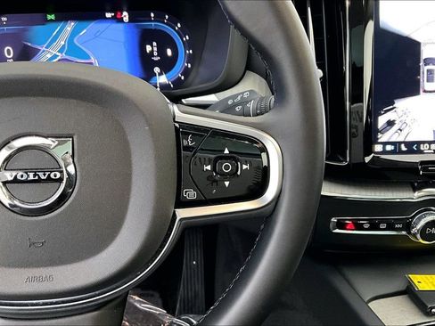 Certified 2025 Volvo XC60 B5 Plus image 26