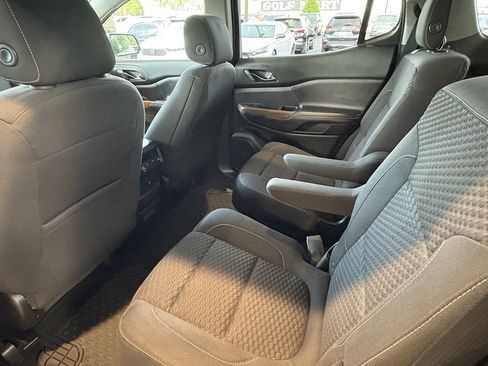 Used 2018 GMC Acadia SLE image 24