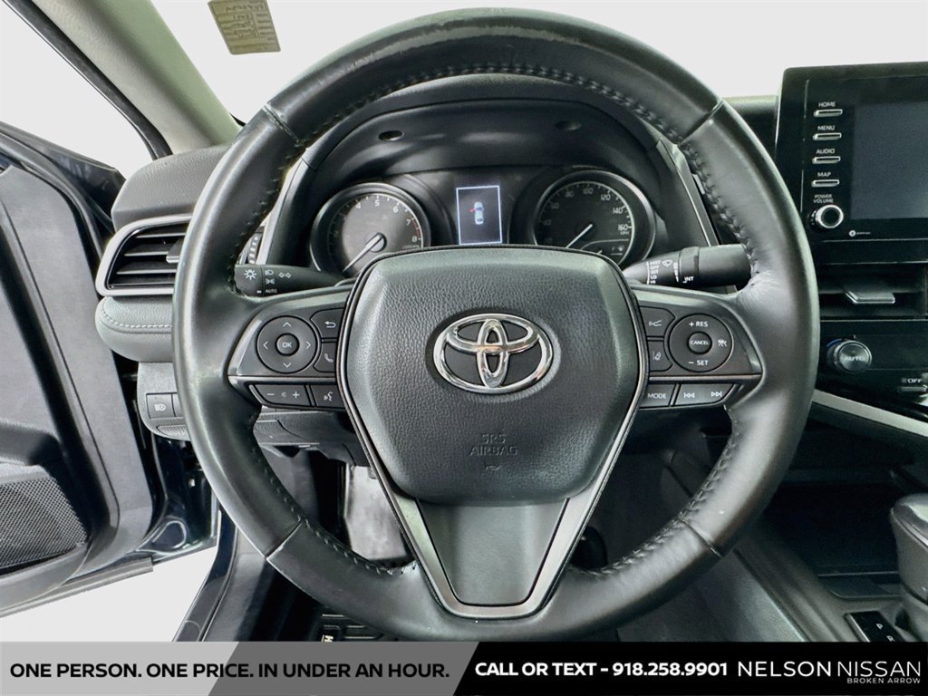Used 2021 Toyota Camry SE FWD image 11
