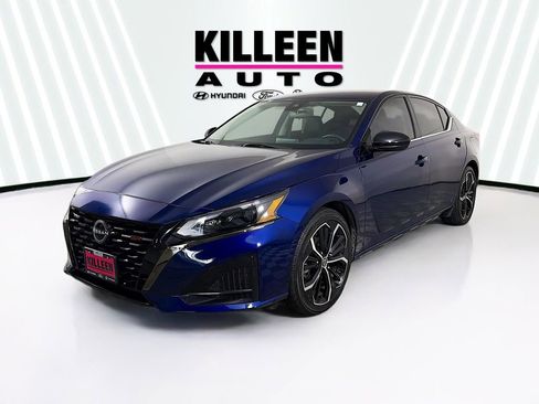 Used 2023 Nissan Altima 2.5 SR image 3