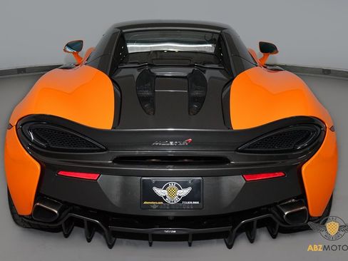 Used 2018 McLaren 570S Spider image 9