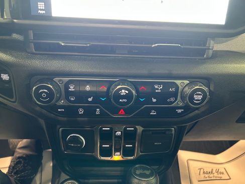 Used 2024 Jeep Wrangler Unlimited Sport AWD/4WD image 19