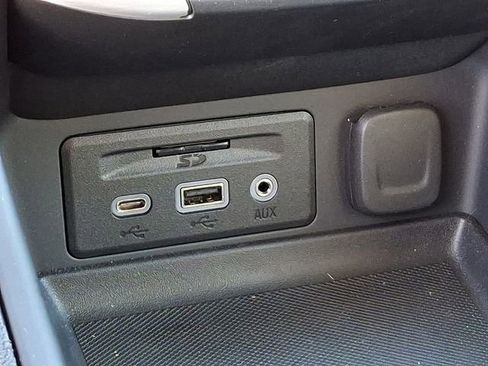 Used 2024 GMC Terrain SLT w/ Infotainment Package II image 26